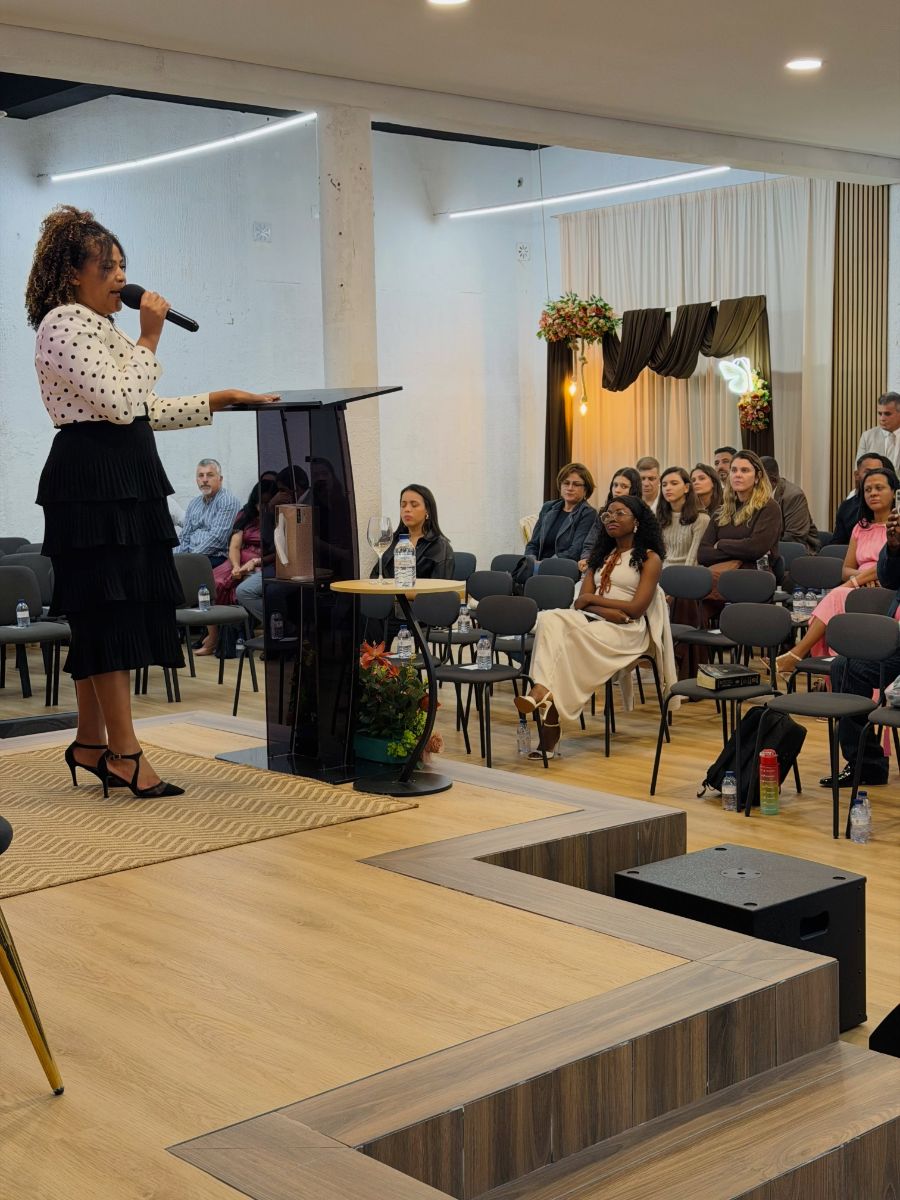 Pregação com a igreja reunida